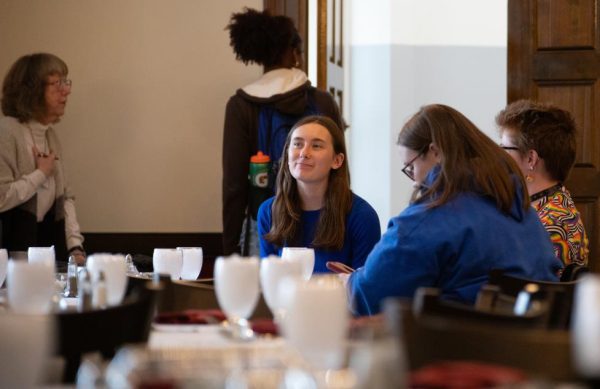 Students eating and talking at Concord University's annual 4.0 GPA luncheon