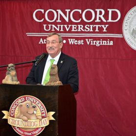 GROUNDHOG-2022-SQUARE-2.jpg Stacey Hicks speaking at the grand groundhog watcher